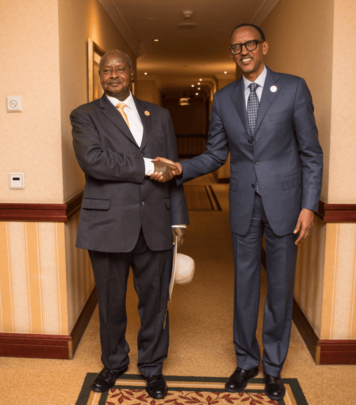 Le président Kagame rencontre le président ougandais Yoweri Museveni à Addis-Abeba, le 30 janvier 2018.