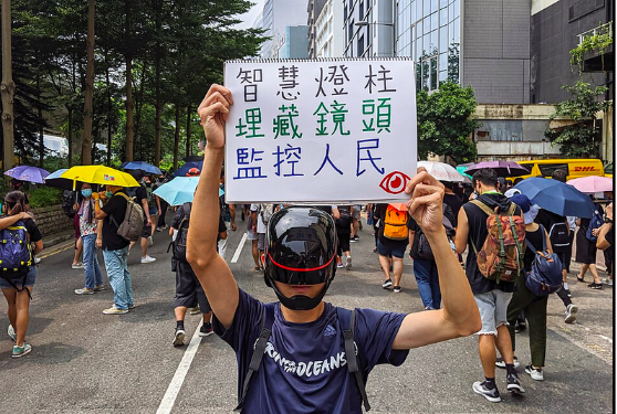 Manifestant durant la marche de Kwong Tong , 25 août 2019, Wikimedia commons/ Studio Incendo
